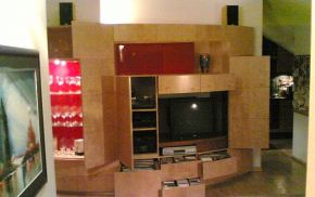 Sie nimmt Fernseher und HiFi-Anlage auf ....